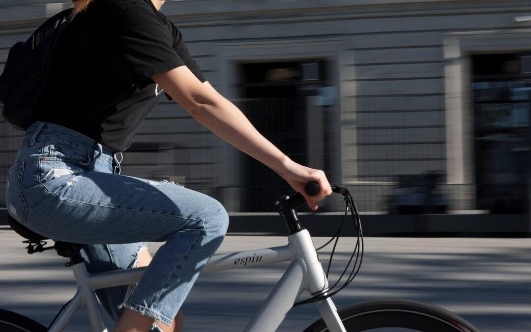 Työn verotus kevenee, työsuhdepolkupyörien verovapaus poistuu uusista sopimuksista ja vähennyksiä poistuu – yrityksen kannalta olennaiset veromuutokset 2026